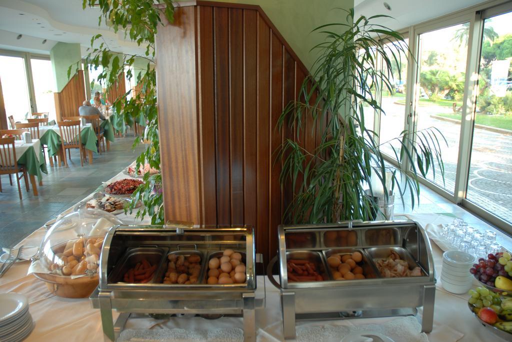 Grand Hotel L'Approdo Terracina Kültér fotó