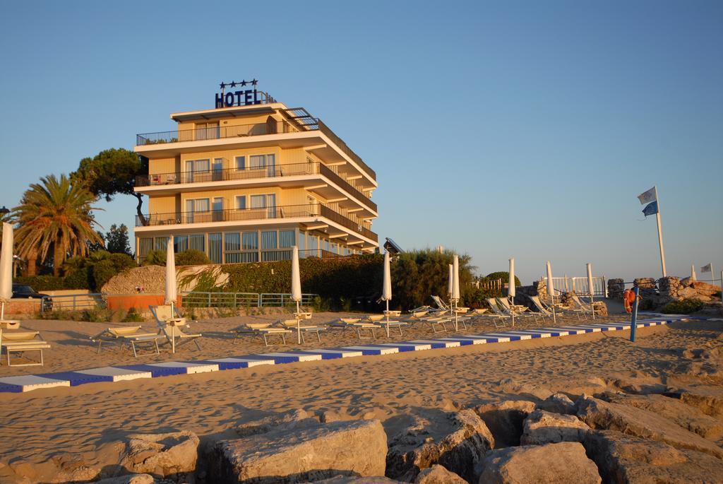 Grand Hotel L'Approdo Terracina Kültér fotó