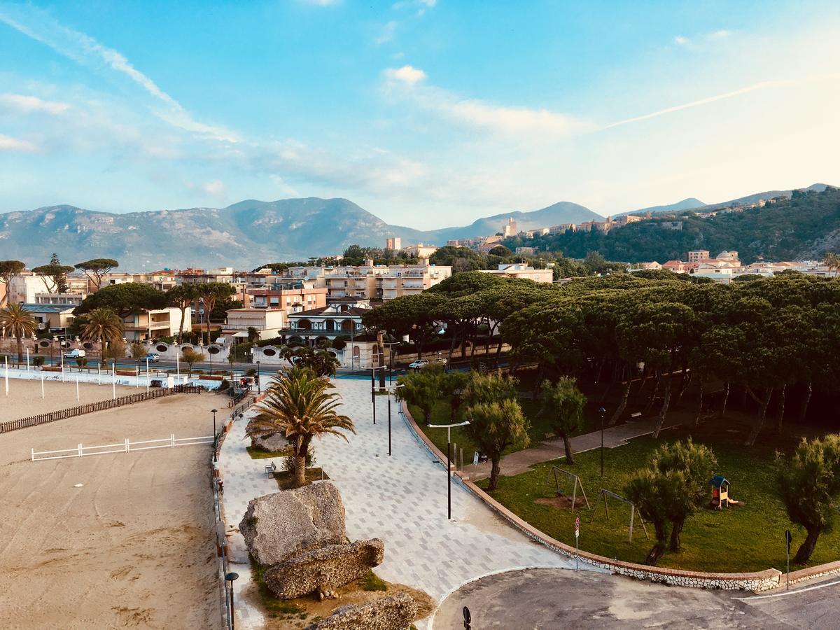 Grand Hotel L'Approdo Terracina Kültér fotó