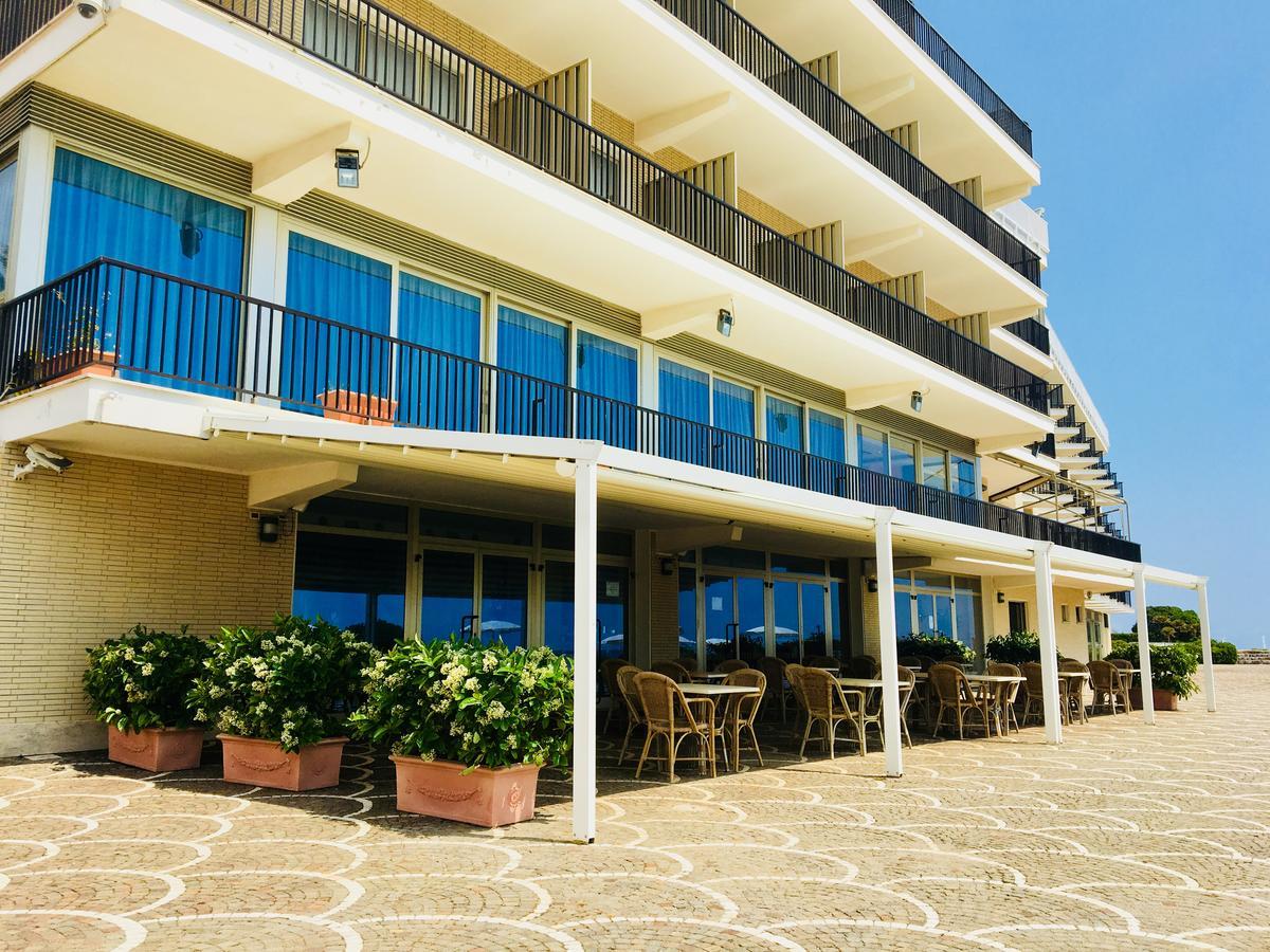 Grand Hotel L'Approdo Terracina Kültér fotó