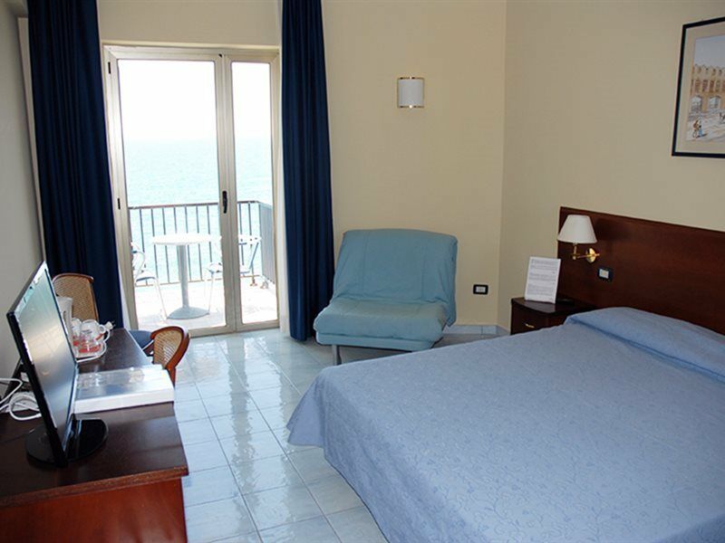 Grand Hotel L'Approdo Terracina Kültér fotó